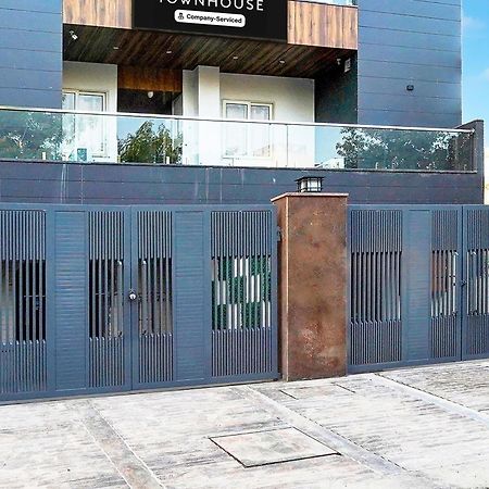 Super Townhouse Sector 104 Noida Ξενοδοχείο Εξωτερικό φωτογραφία