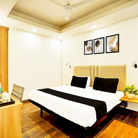 Super Townhouse Sector 104 Noida Ξενοδοχείο Εξωτερικό φωτογραφία