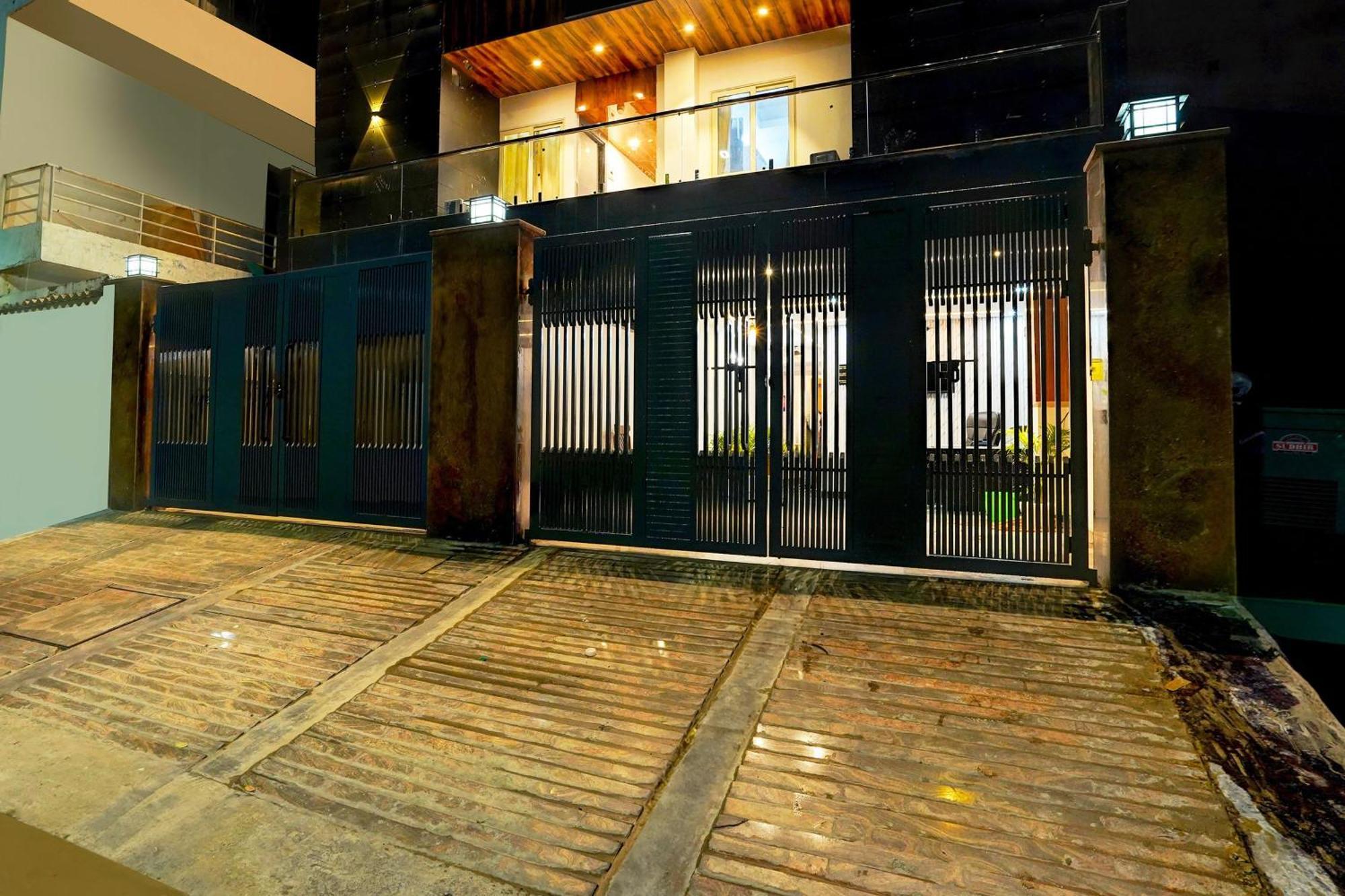 Super Townhouse Sector 104 Noida Ξενοδοχείο Εξωτερικό φωτογραφία