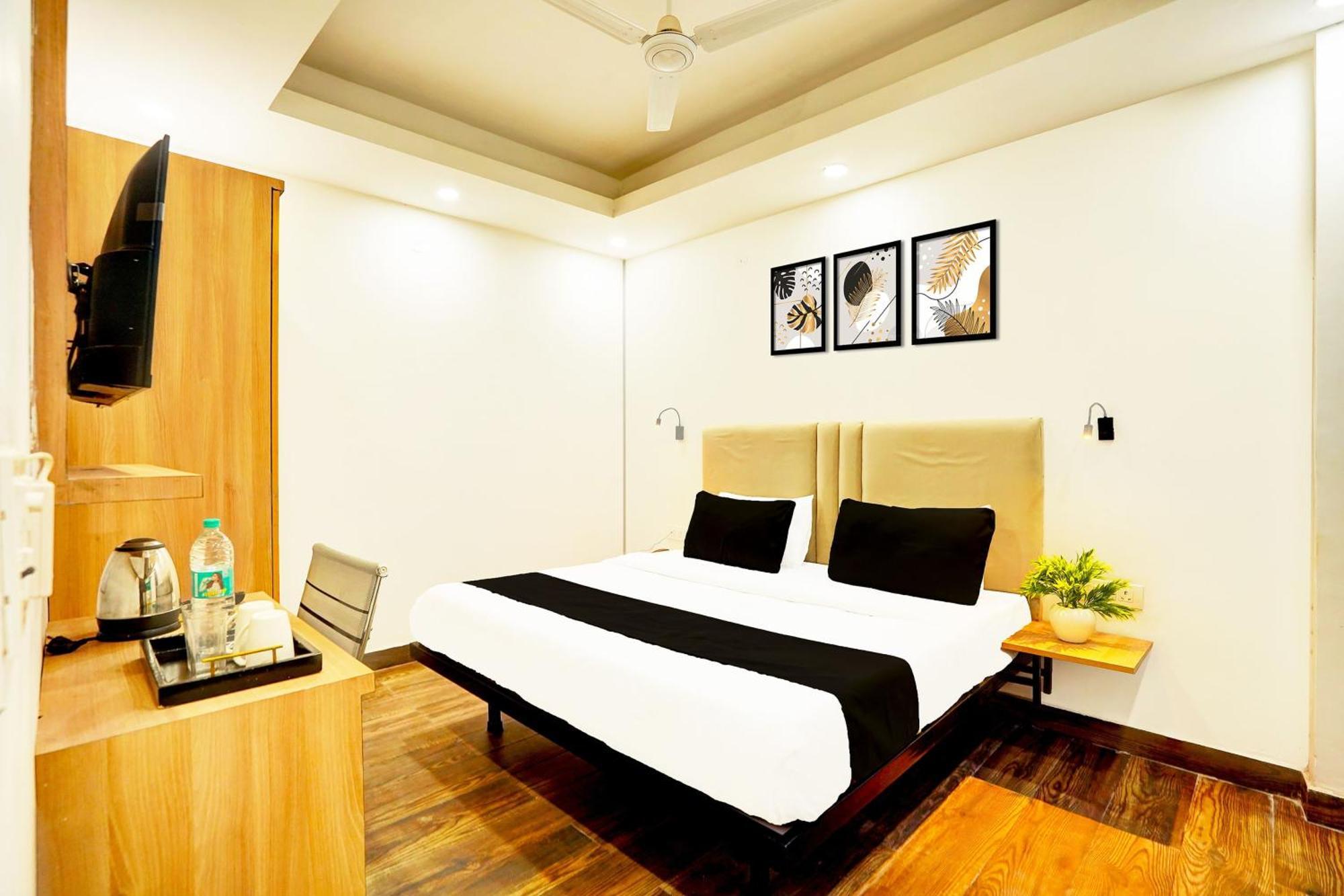 Super Townhouse Sector 104 Noida Ξενοδοχείο Εξωτερικό φωτογραφία
