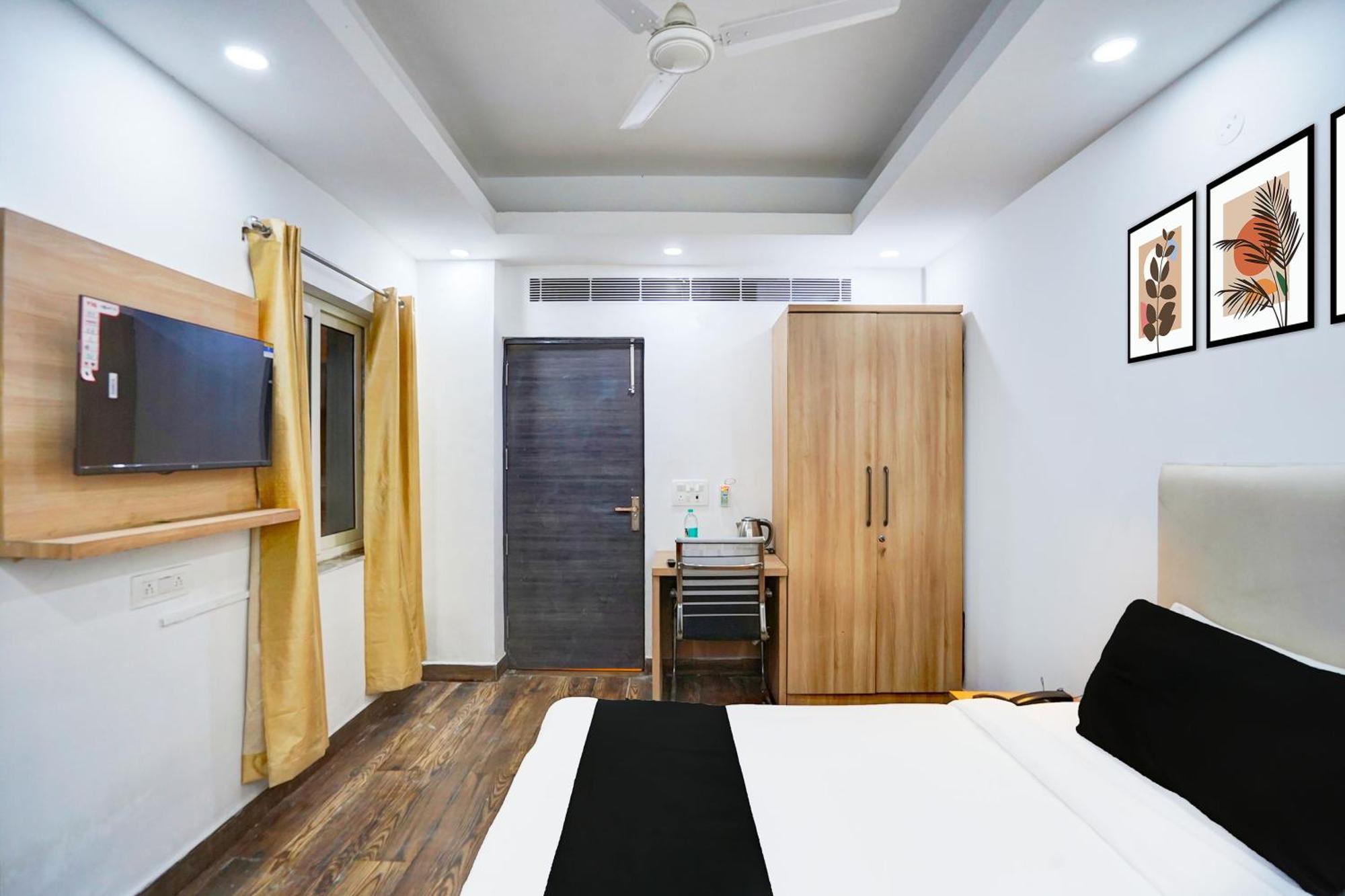 Super Townhouse Sector 104 Noida Ξενοδοχείο Εξωτερικό φωτογραφία
