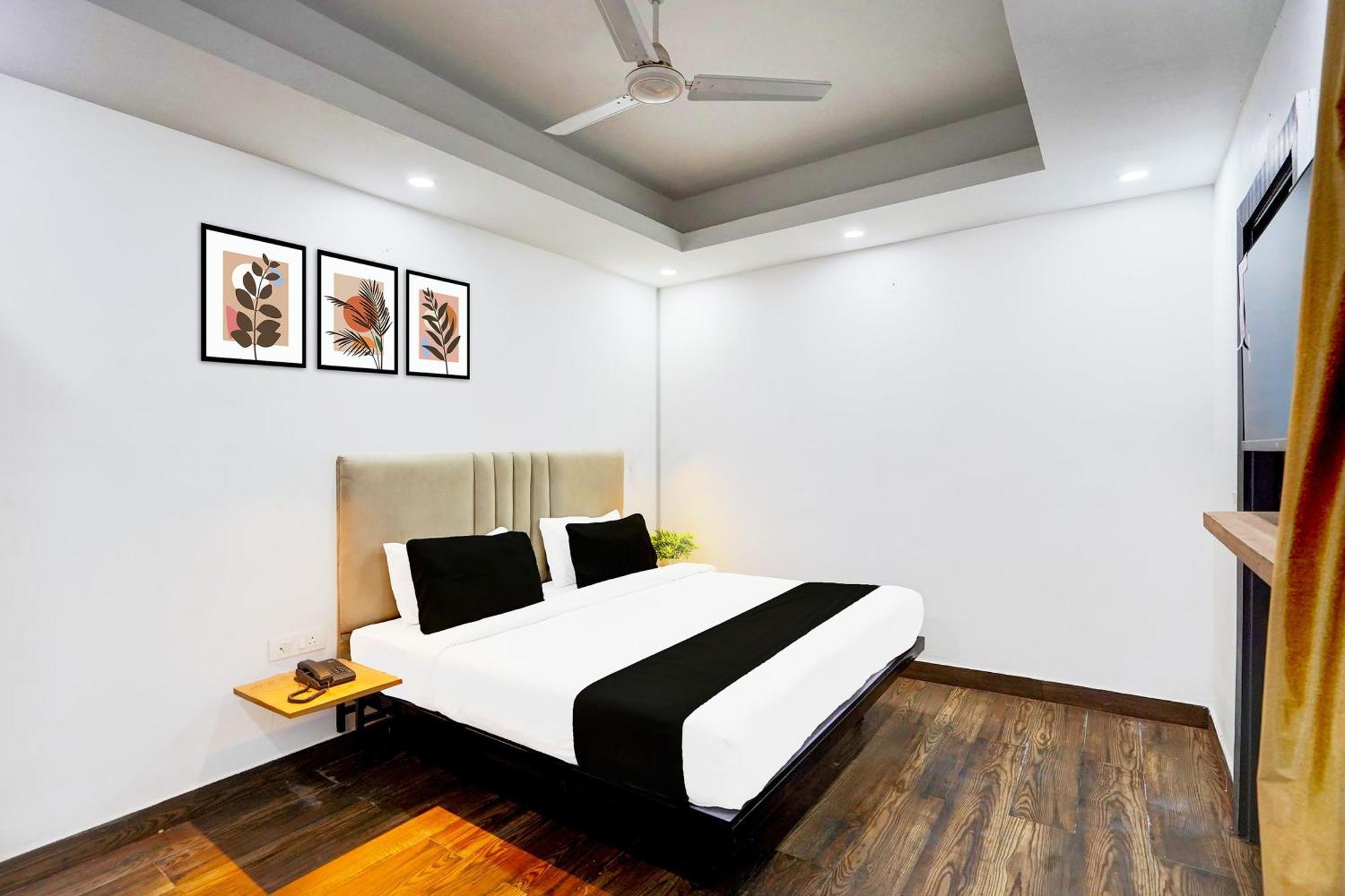 Super Townhouse Sector 104 Noida Ξενοδοχείο Εξωτερικό φωτογραφία