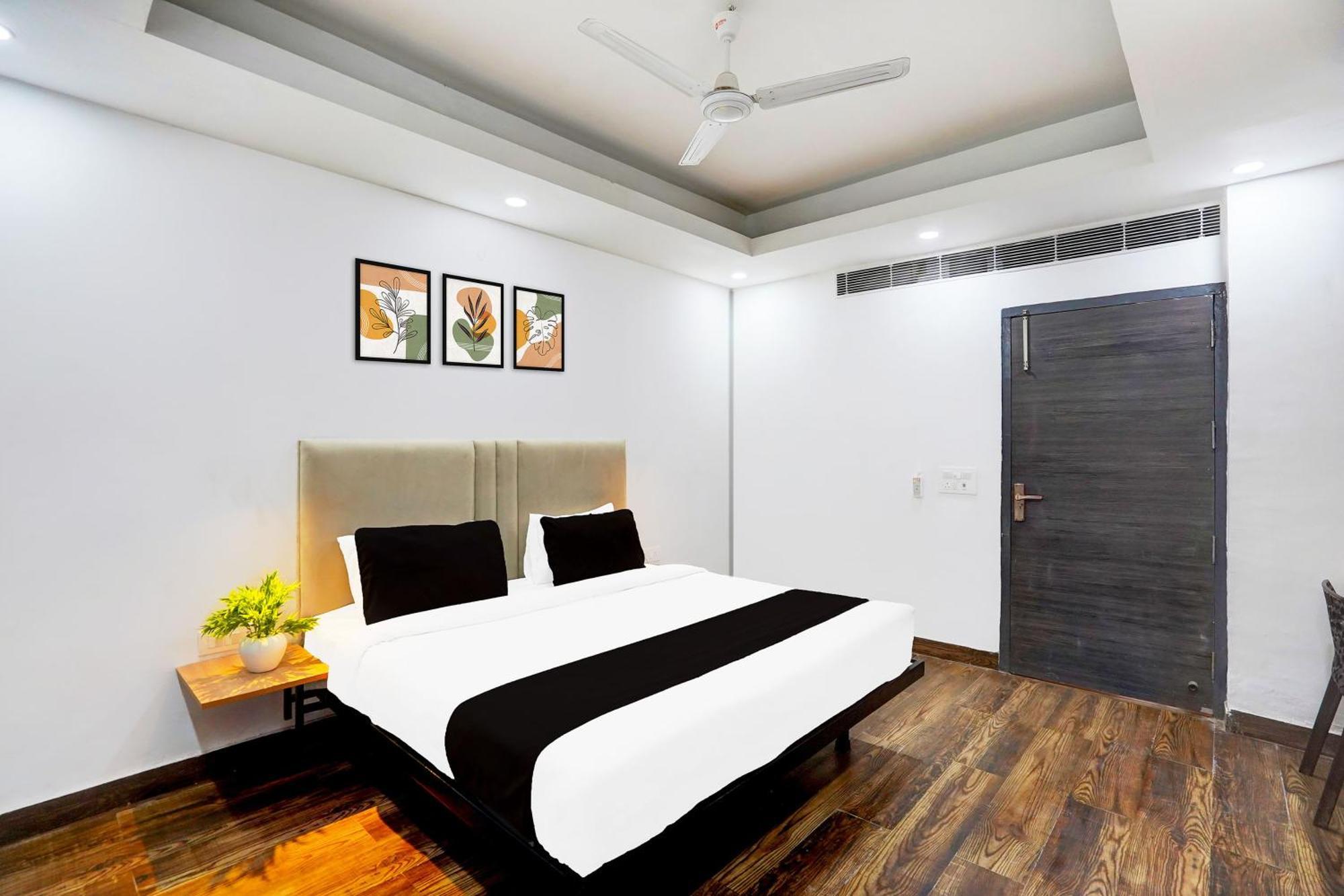 Super Townhouse Sector 104 Noida Ξενοδοχείο Εξωτερικό φωτογραφία