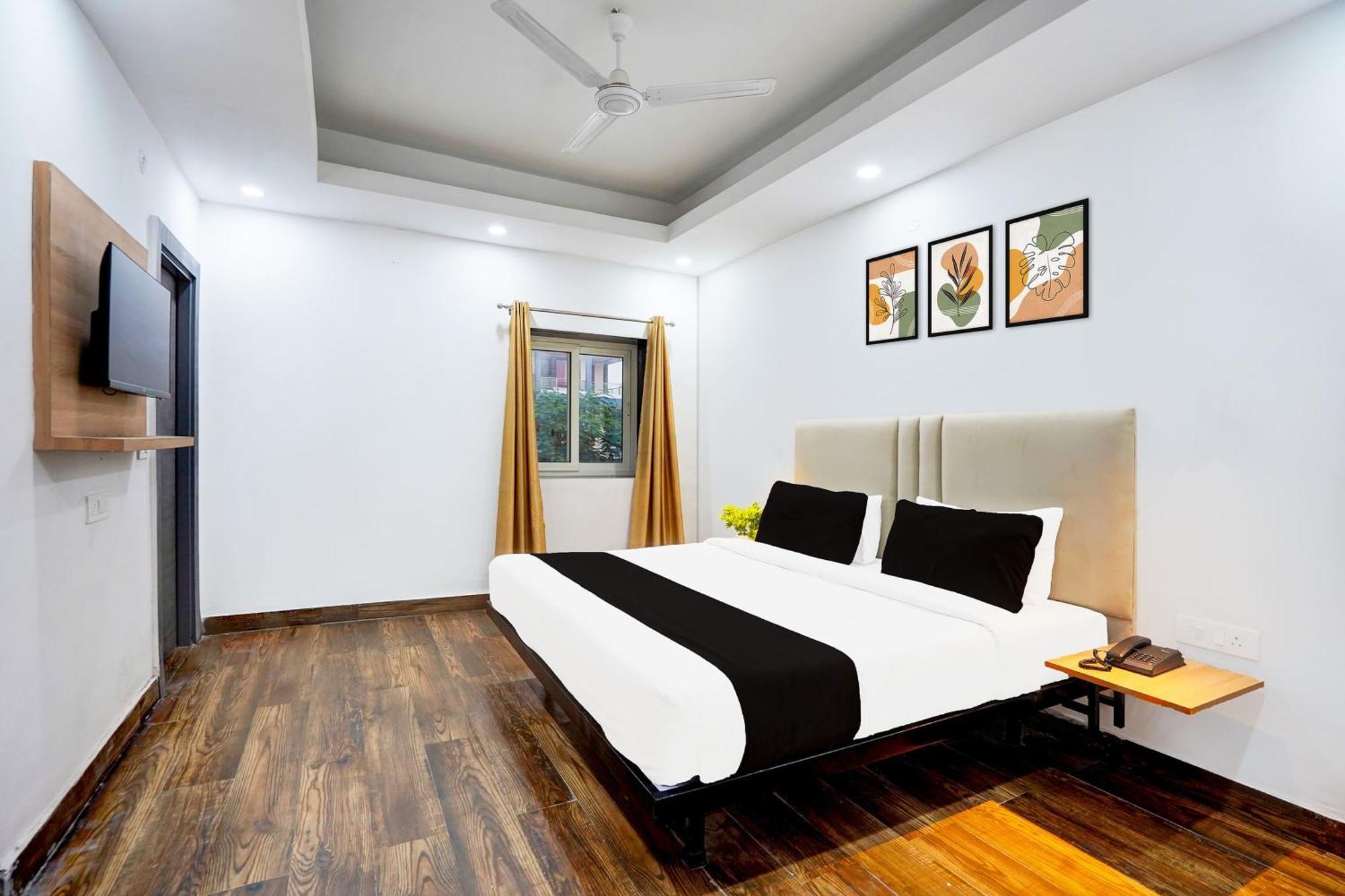 Super Townhouse Sector 104 Noida Ξενοδοχείο Εξωτερικό φωτογραφία