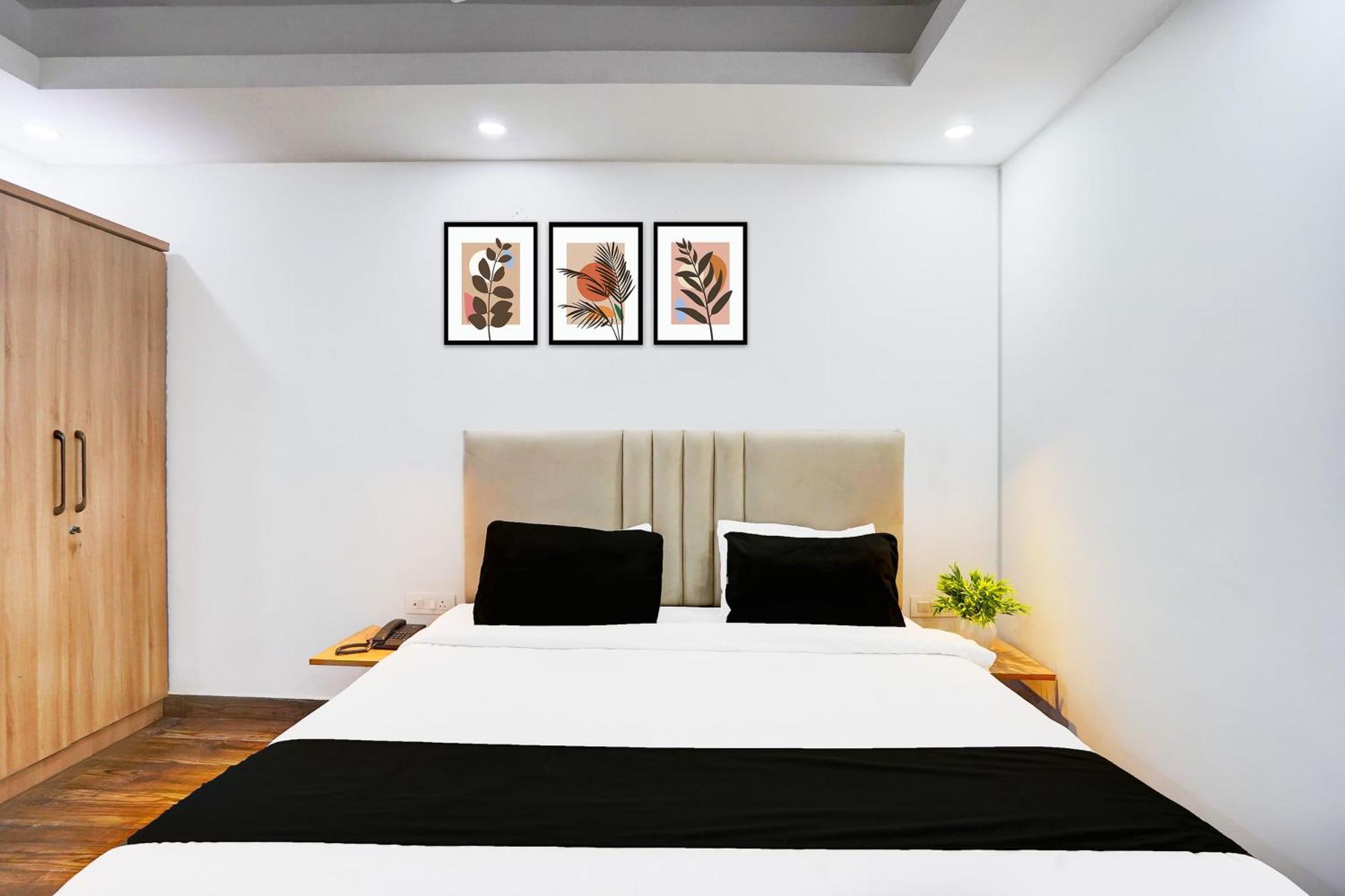 Super Townhouse Sector 104 Noida Ξενοδοχείο Εξωτερικό φωτογραφία
