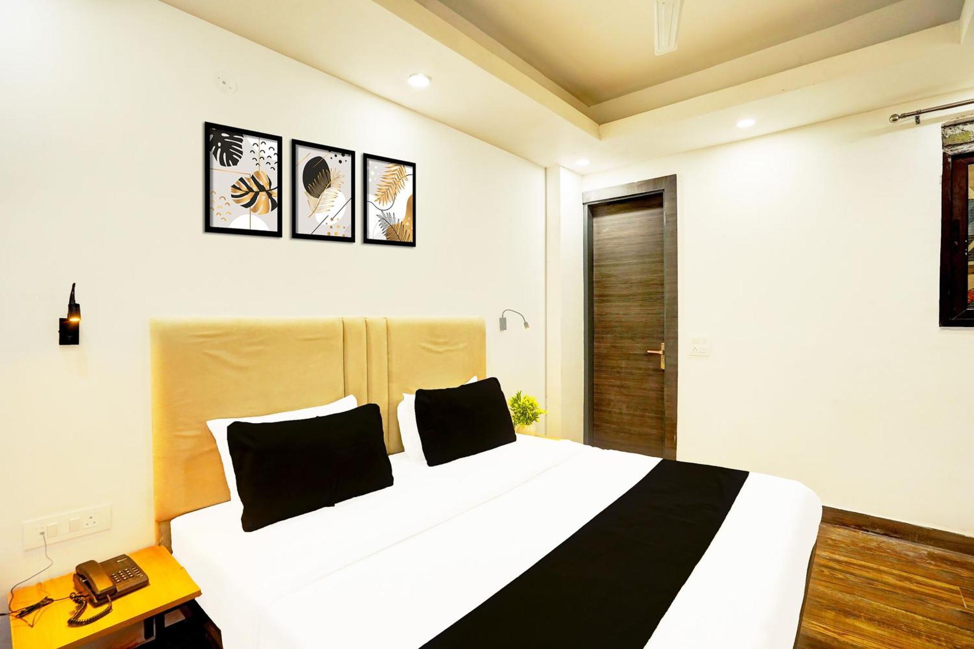 Super Townhouse Sector 104 Noida Ξενοδοχείο Εξωτερικό φωτογραφία
